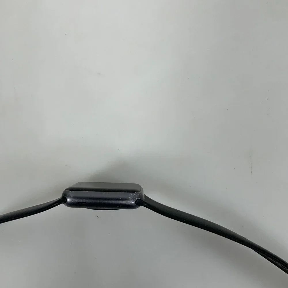 Apple Watch Series 7000 Series 42 mm Aluminum Case W/Band FOR PARTS NOT‎ WORKING